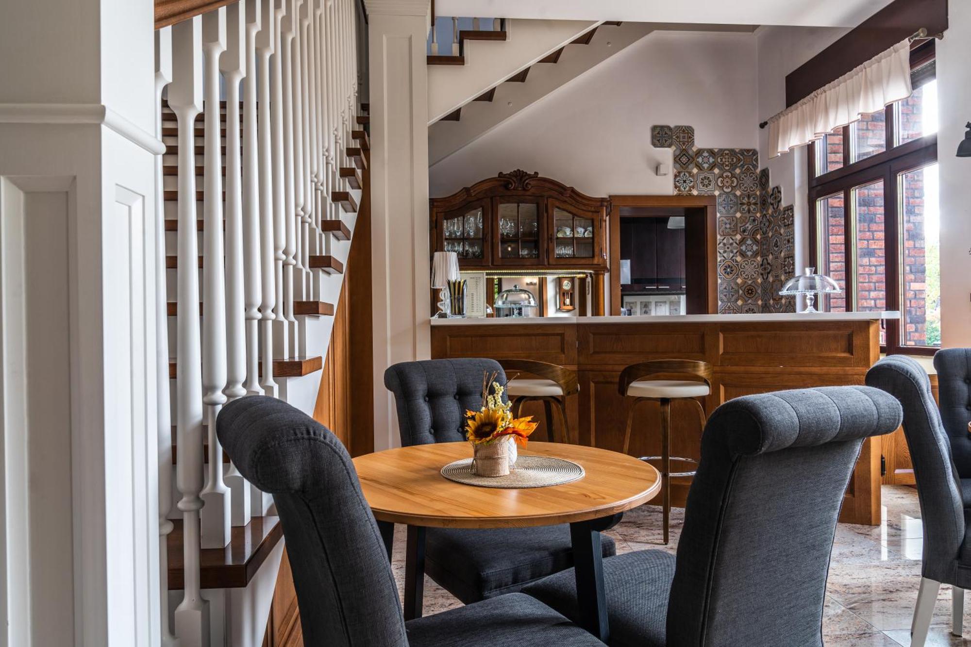 Biala Koszula Hotel เตลน ภายนอก รูปภาพ