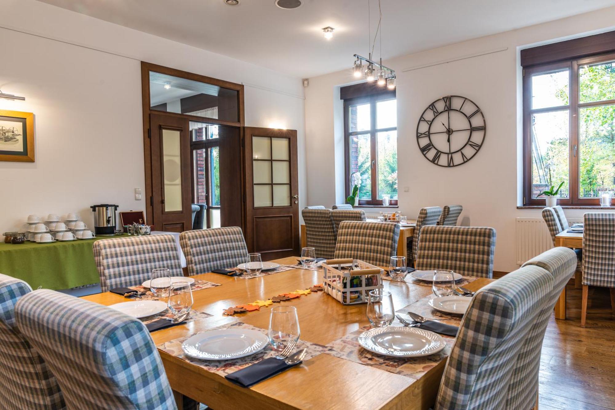 Biala Koszula Hotel เตลน ภายนอก รูปภาพ