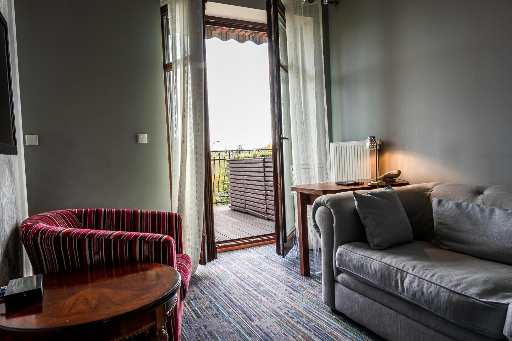 Biala Koszula Hotel เตลน ภายนอก รูปภาพ