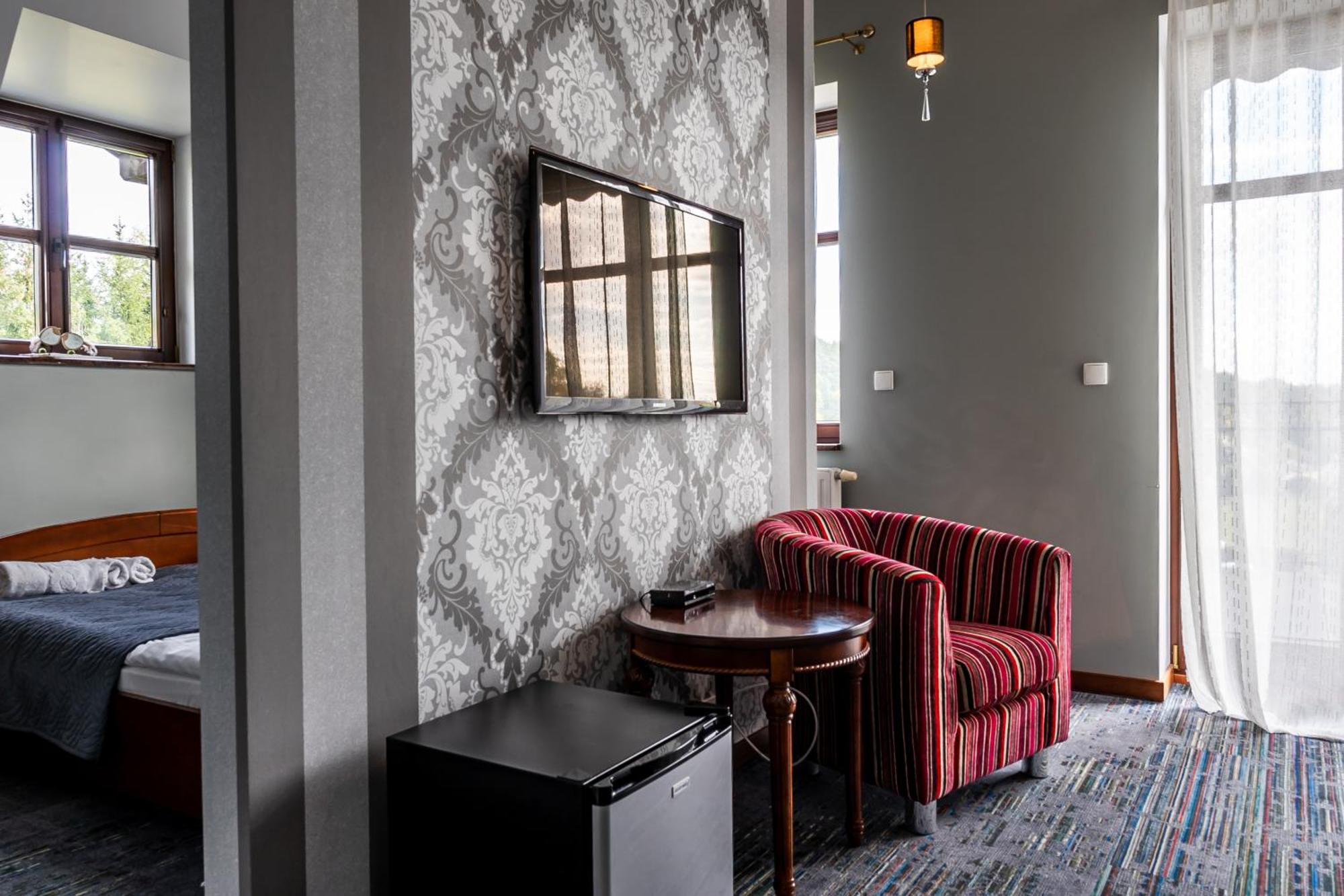 Biala Koszula Hotel เตลน ภายนอก รูปภาพ