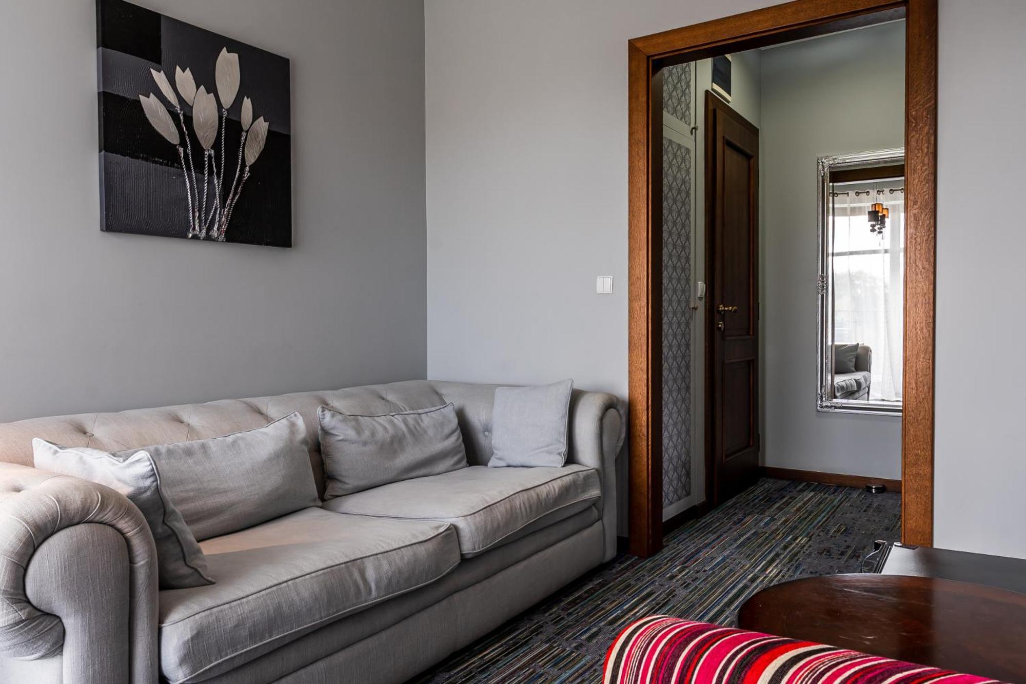 Biala Koszula Hotel เตลน ภายนอก รูปภาพ