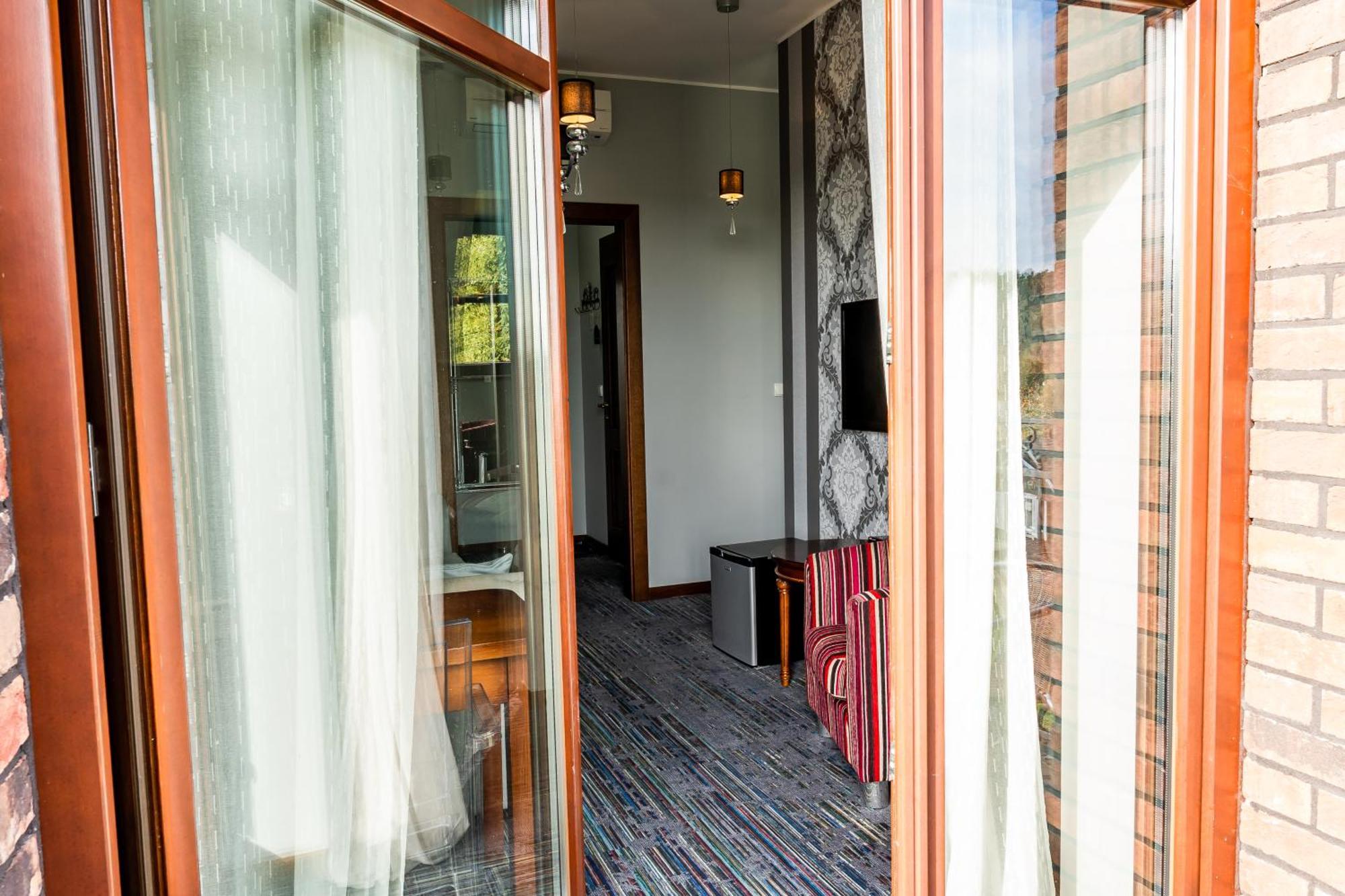 Biala Koszula Hotel เตลน ภายนอก รูปภาพ
