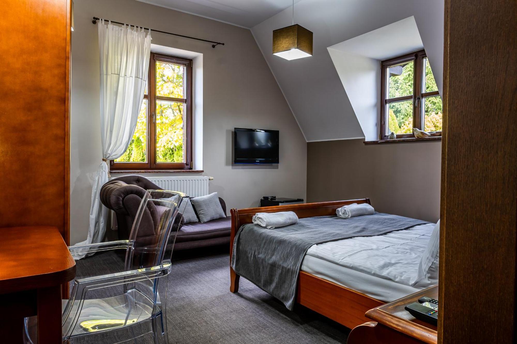 Biala Koszula Hotel เตลน ภายนอก รูปภาพ