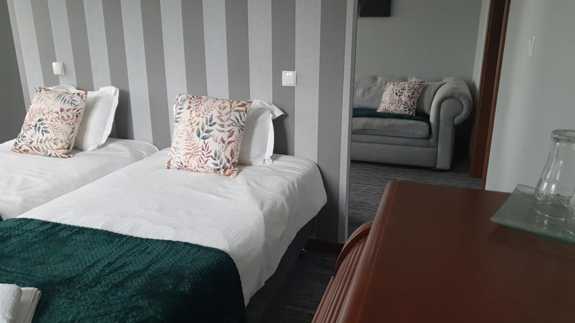 Biala Koszula Hotel เตลน ภายนอก รูปภาพ